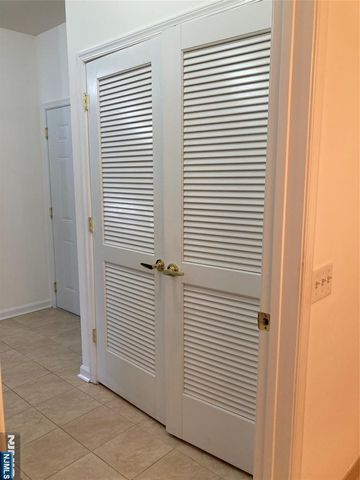 526 Bushes Lane, Elmwood Park, NJ 07407