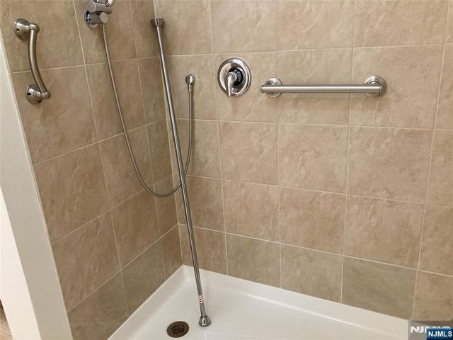 526 Bushes Lane, Elmwood Park, NJ 07407