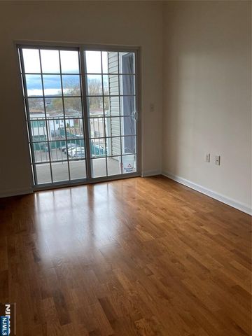 526 Bushes Lane, Elmwood Park, NJ 07407