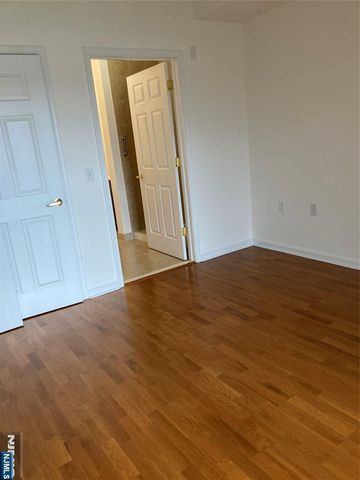 526 Bushes Lane, Elmwood Park, NJ 07407