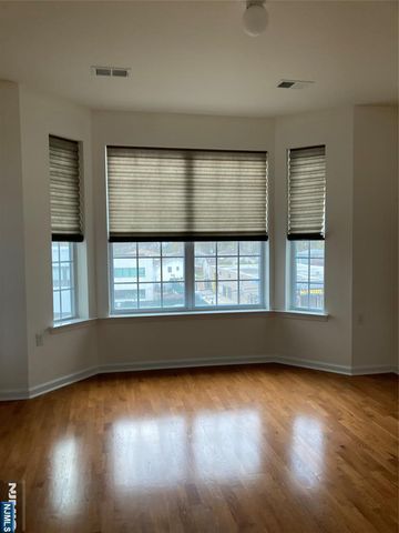 526 Bushes Lane, Elmwood Park, NJ 07407