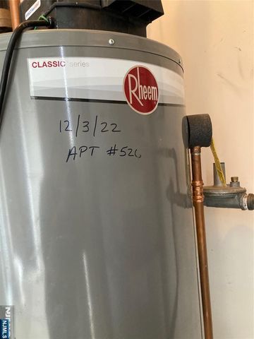 526 Bushes Lane, Elmwood Park, NJ 07407