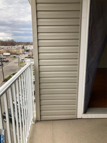 526 Bushes Lane, Elmwood Park, NJ 07407