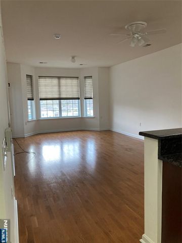 526 Bushes Lane, Elmwood Park, NJ 07407