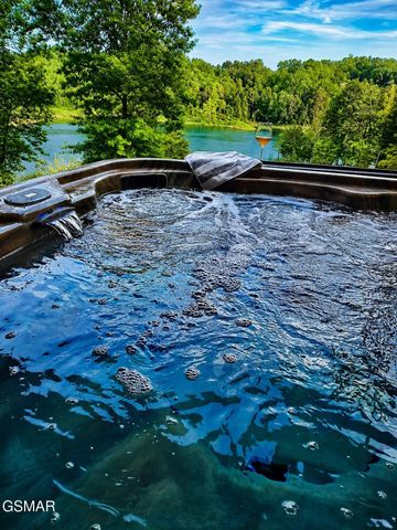 1910 Laramie Trail, Dandridge, TN 37725