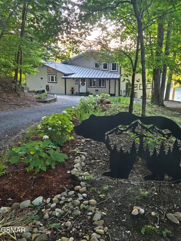 1910 Laramie Trail, Dandridge, TN 37725
