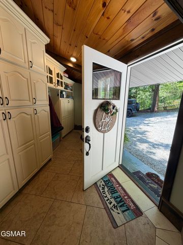 1910 Laramie Trail, Dandridge, TN 37725