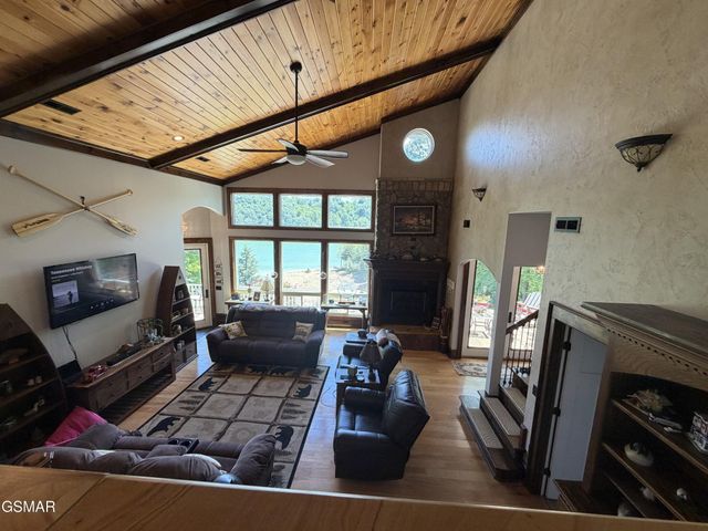 1910 Laramie Trail, Dandridge, TN 37725