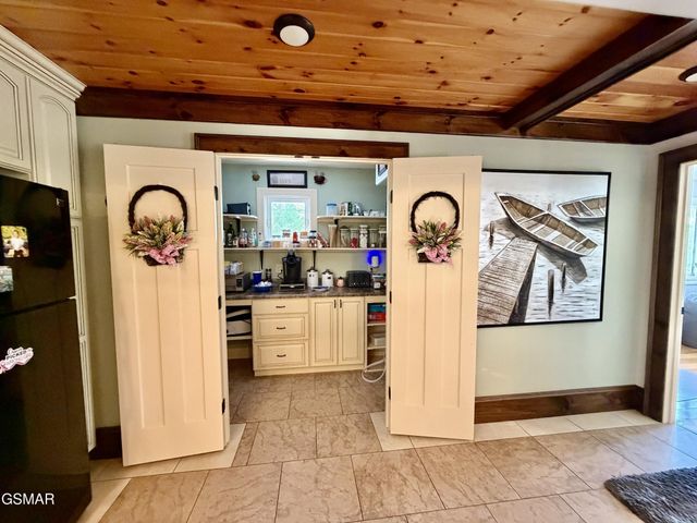 1910 Laramie Trail, Dandridge, TN 37725