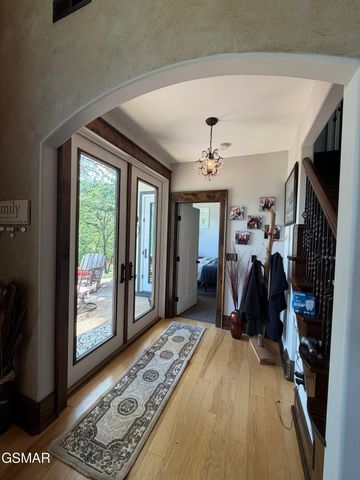 1910 Laramie Trail, Dandridge, TN 37725