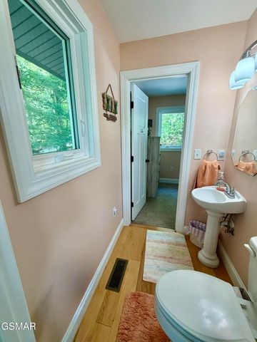 1910 Laramie Trail, Dandridge, TN 37725
