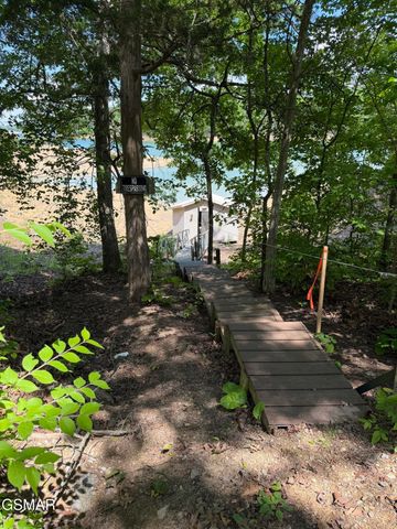 1910 Laramie Trail, Dandridge, TN 37725