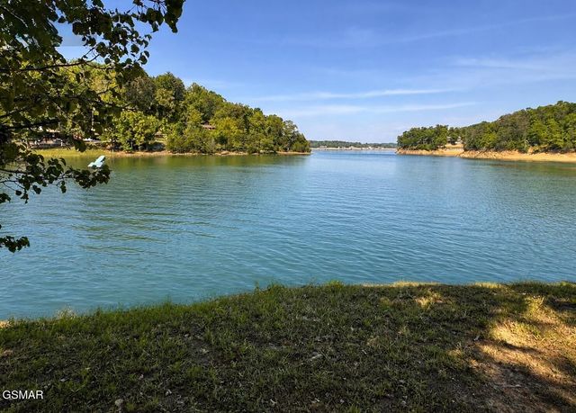 1910 Laramie Trail, Dandridge, TN 37725