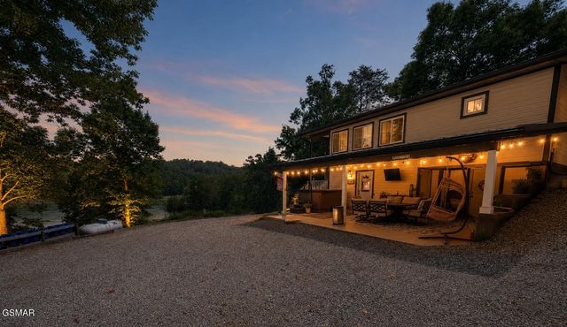 1910 Laramie Trail, Dandridge, TN 37725
