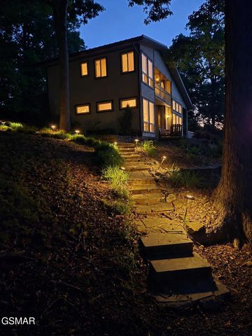 1910 Laramie Trail, Dandridge, TN 37725