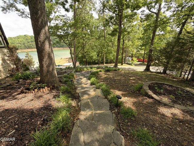 1910 Laramie Trail, Dandridge, TN 37725