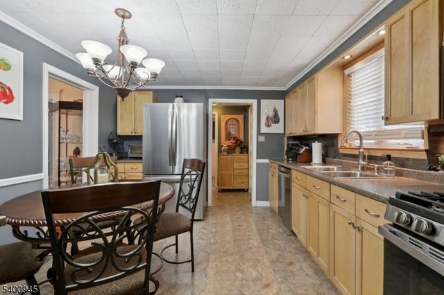 109 N 2Nd Ave, Highland Park Boro, NJ 08904