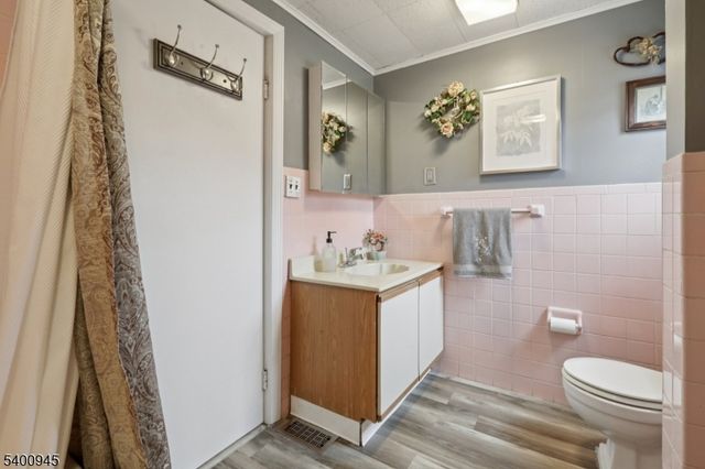 109 N 2Nd Ave, Highland Park Boro, NJ 08904