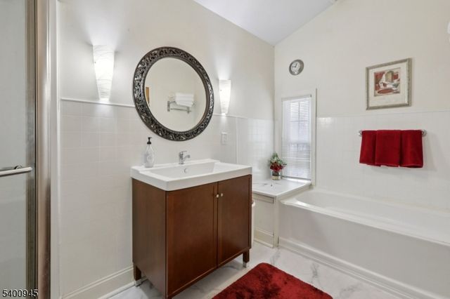 109 N 2Nd Ave, Highland Park Boro, NJ 08904