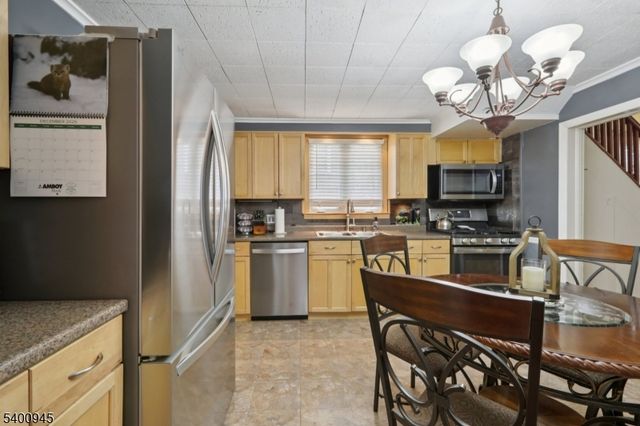 109 N 2Nd Ave, Highland Park Boro, NJ 08904