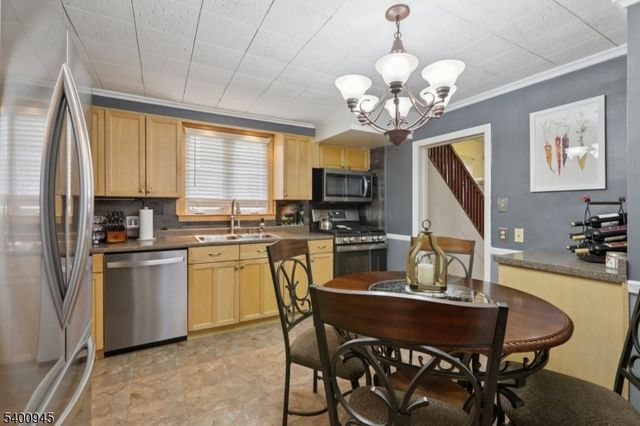 109 N 2Nd Ave, Highland Park Boro, NJ 08904