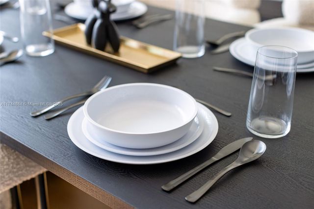 414 NW 52nd St, Miami, FL 33127