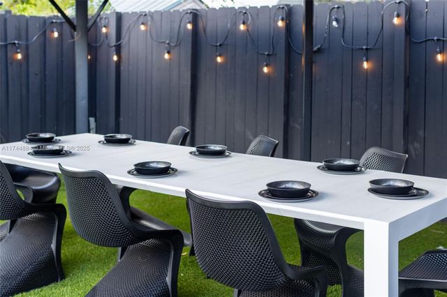 414 NW 52nd St, Miami, FL 33127