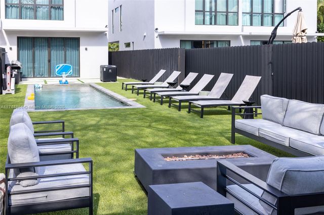 414 NW 52nd St, Miami, FL 33127