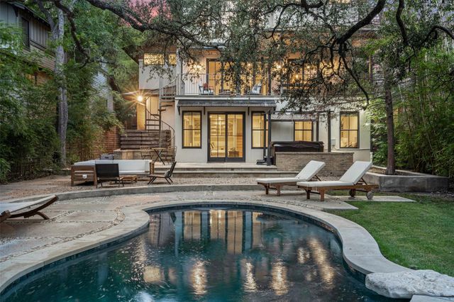 1907 McCall RD, Austin, TX 78703