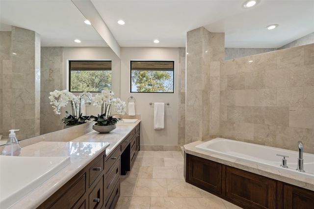 1907 McCall RD, Austin, TX 78703