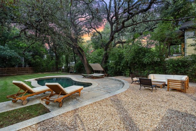 1907 McCall RD, Austin, TX 78703