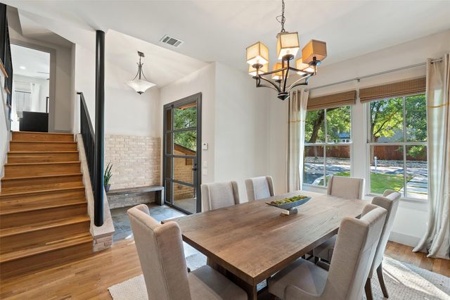 1907 McCall RD, Austin, TX 78703