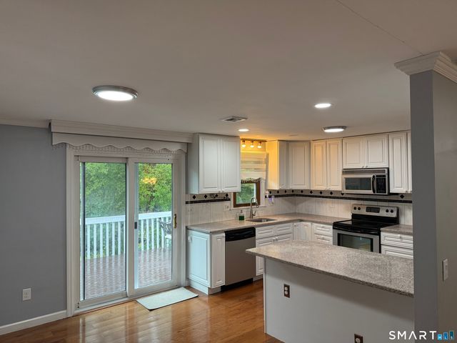 74 Harold Road, Farmington, CT 06032