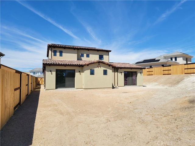 706 Manor Lane, Paso Robles, CA 93446