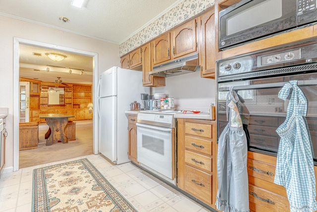 1505 Country Manor Lane, Jonesboro, AR 72404