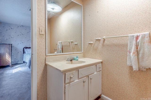 1505 Country Manor Lane, Jonesboro, AR 72404