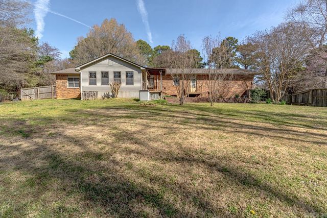 1505 Country Manor Lane, Jonesboro, AR 72404