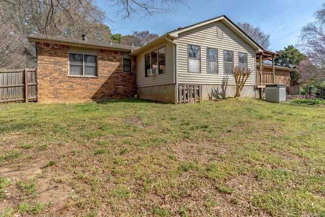 1505 Country Manor Lane, Jonesboro, AR 72404