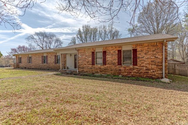 1505 Country Manor Lane, Jonesboro, AR 72404