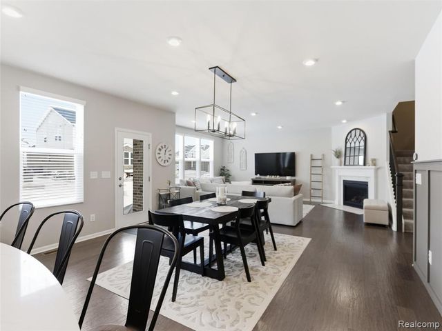 3861 Summit Drive, Sterling Heights, MI 48314