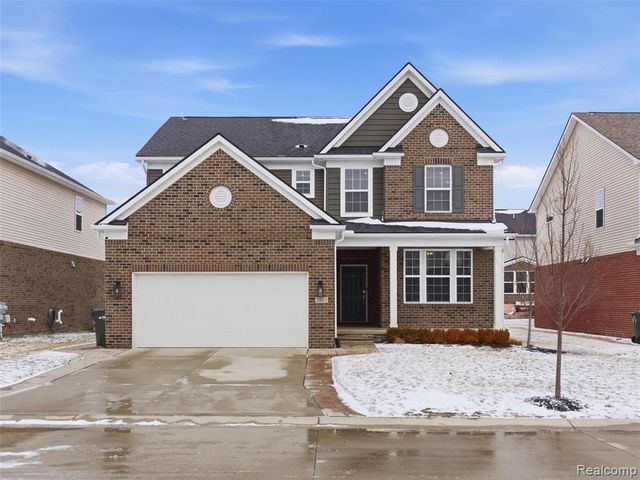 3861 Summit Drive, Sterling Heights, MI 48314