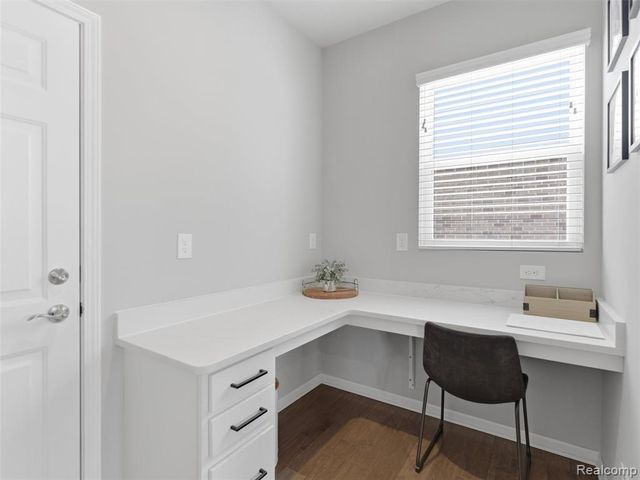 3861 Summit Drive, Sterling Heights, MI 48314