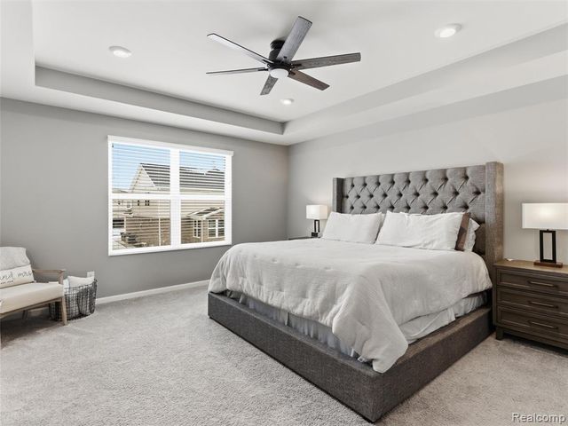 3861 Summit Drive, Sterling Heights, MI 48314