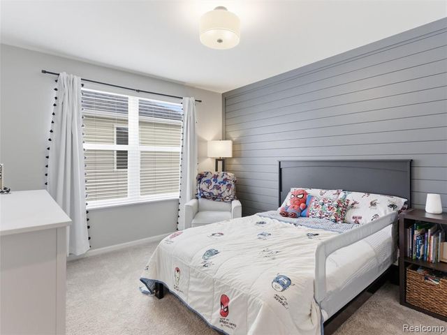 3861 Summit Drive, Sterling Heights, MI 48314