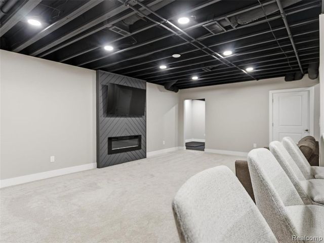 3861 Summit Drive, Sterling Heights, MI 48314