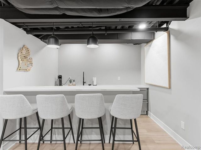 3861 Summit Drive, Sterling Heights, MI 48314