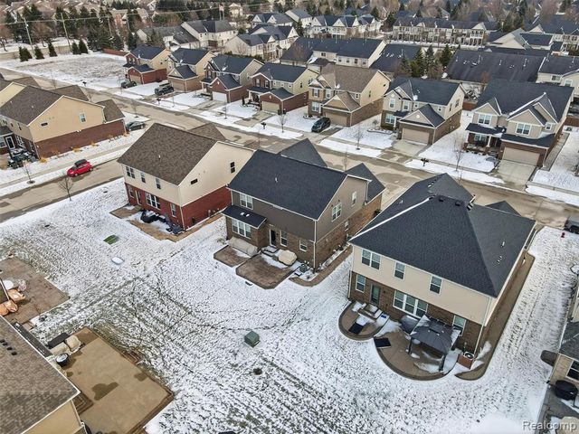 3861 Summit Drive, Sterling Heights, MI 48314