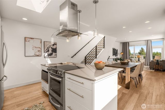 104 -A 19th E, Seattle, WA 98112