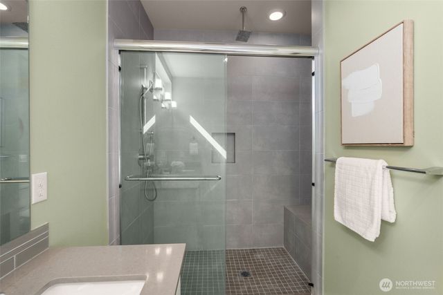 104 -A 19th E, Seattle, WA 98112