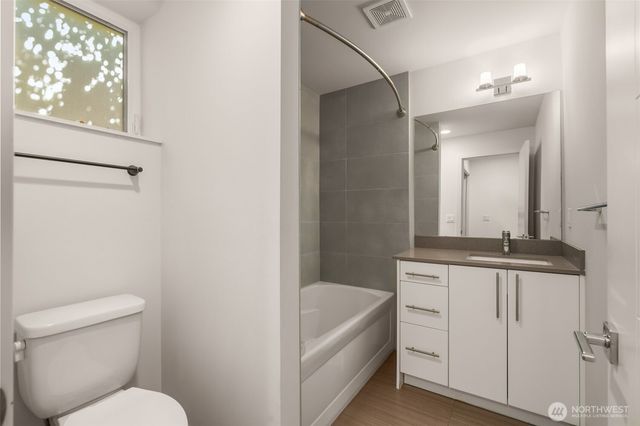 104 -A 19th E, Seattle, WA 98112